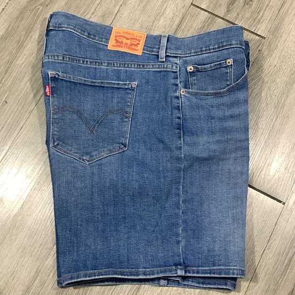 Levi’s Medium Wash “Classic Shorts” Stretch Denim 5 Pocket Style size 32 - Picture 7 of 12